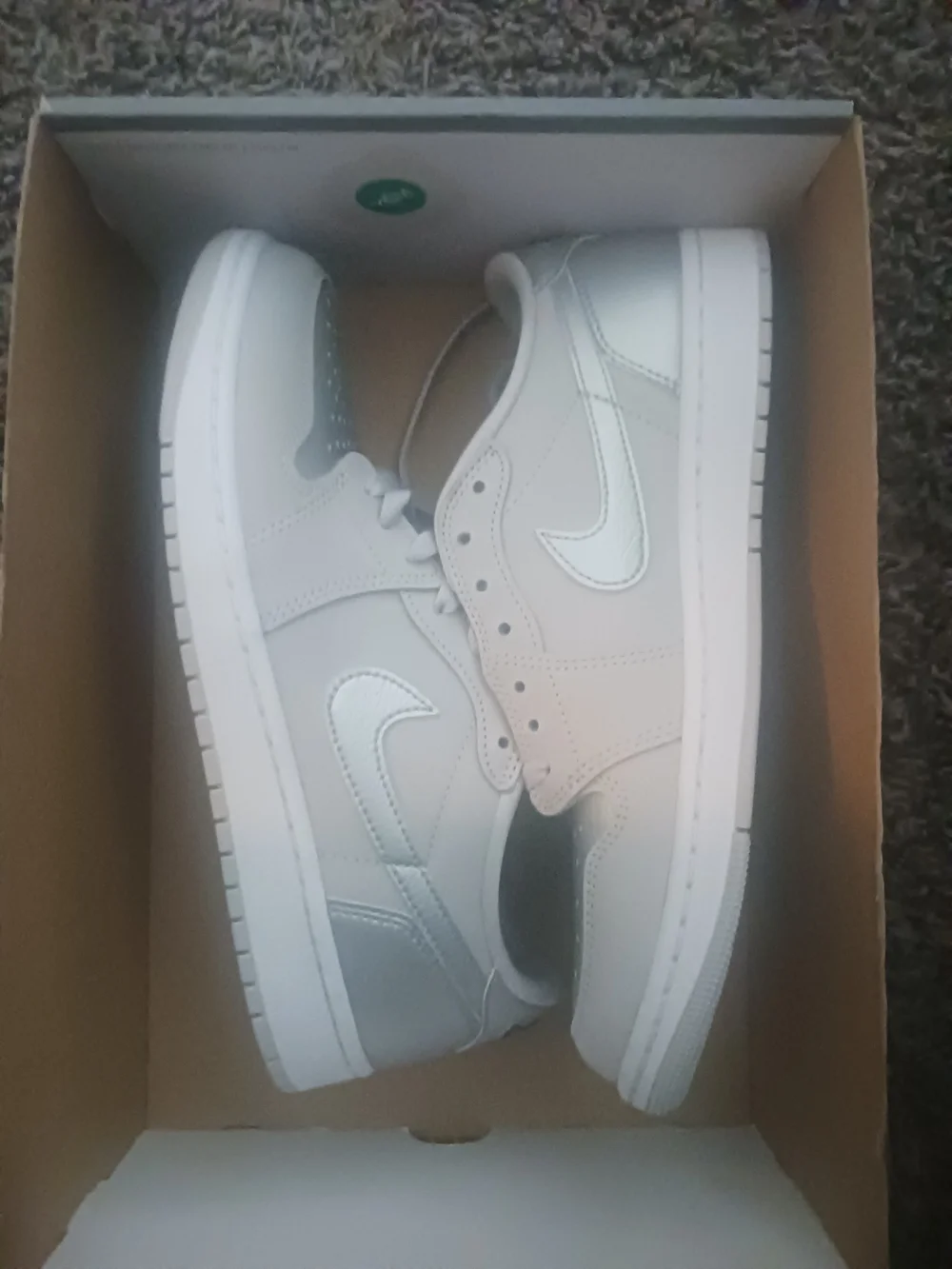 Jordan Air Jordan 1 Retro Low OG Neutral Grey Metallic Silver